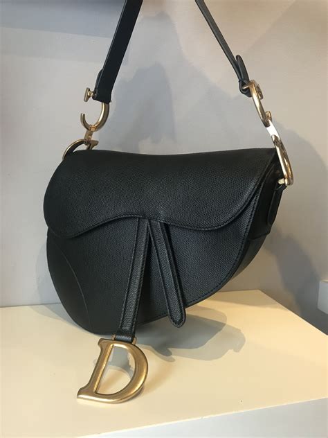 borsa a forma di sella dior|Saddle .